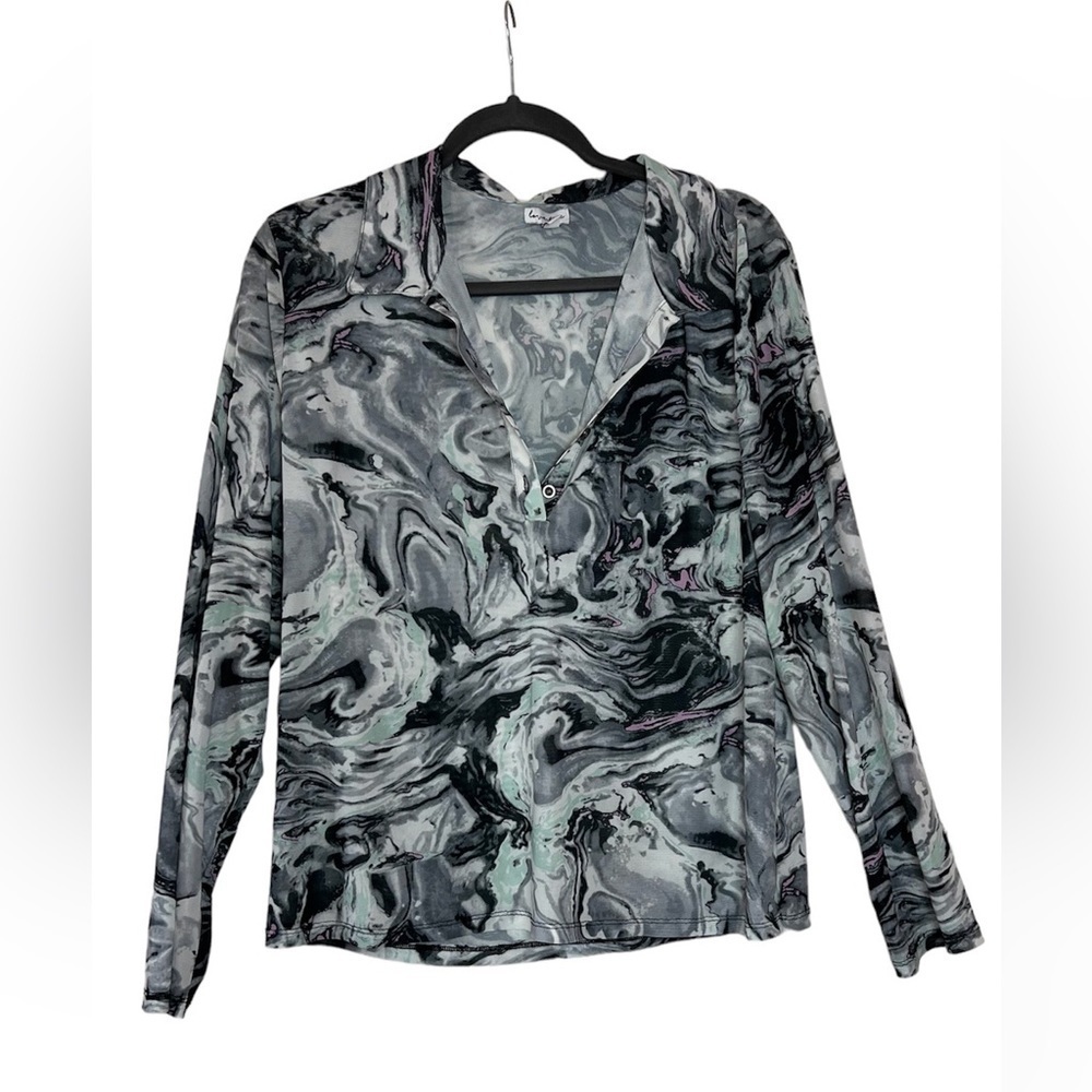 Love fire sheer mesh marble color  top size 2X 1/4 button down